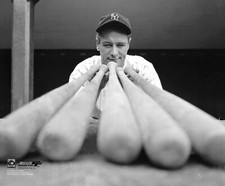 HALL OF FAME LEGEND LOU GEHRIG  PORTRAIT OF GREATNESS  8x10 PHOTO YANKEES  