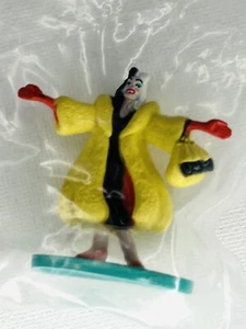 Disney World Collector Pack Park Series 13 Villains Cruella de Ville 1” Plastic - Picture 1 of 3