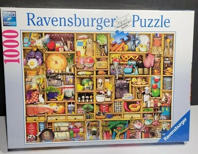 Rompecabezas Ravensburger 1000 piezas Colin Thompson: el armario de cocina nuevo en caja/sellado Foto 1 de 4