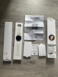 Samsung Galaxy Smart Watch 7 40mm Cream Brand New, Opened Never Used EX display - Photo 1 sur 9