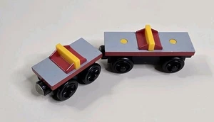 Thomas and Friends Holzeisenbahn Rocky’s Front Car & Rocky’s Back Car 2 Stück - Bild 1 von 7