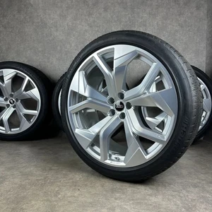 Audi RSQ8 RS Q8 23 Zoll Felgen Winterreifen Winterräder 4M8601025AF neu original - Picture 1 of 12