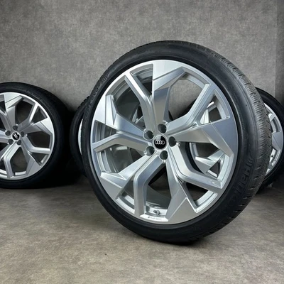 Audi RSQ8 RS Q8 23 Zoll Felgen Winterreifen Winterräder 4M8601025AF neu original - Bild 1 von 4