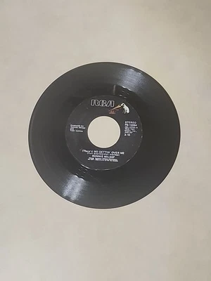 Ronnie Milsap – (There’s) No Gettin’ Over Me / I Live My Whole Life at Night 7"  - Image 1 of 2