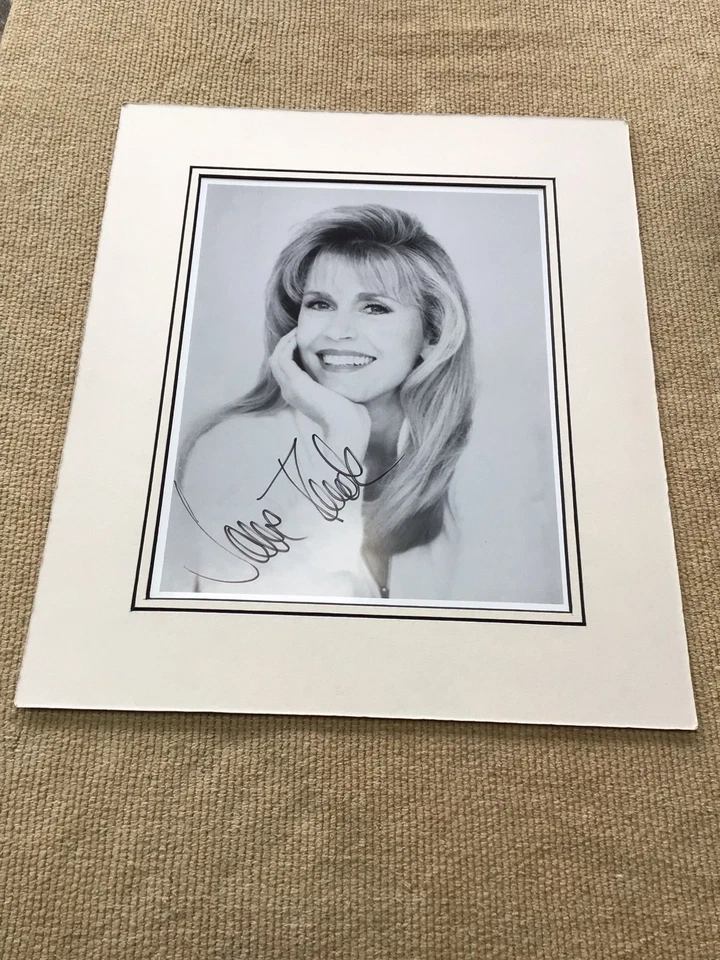 RARE JANE FONDA SIGNED PHOTOGRAPH 10x8 INCHES CAT BALLOU KLUTE ON GOLDEN POND - Image 1 of 1
