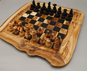 Schachspiel rustikal mit . 32 Schachfiguren aus Olivenholz , 45 cm - Bild 1 von 4