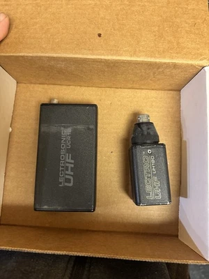 Receptor Lectrosonjcs UCR190 con transmisor enchufable UH190 Foto 1 de 2