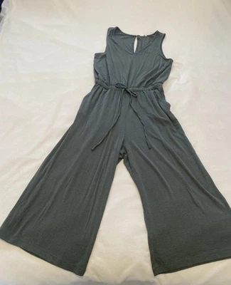 GAP Green Jersey Jumpsuit Cropped with pockets. Women’s Large - Image 1 of 4