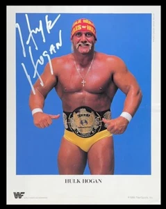 WWE HULK HOGAN FIRMADA A MANO 8.5X11 FOTO PROMOCIONAL ORIGINAL 1989 CON PRUEBA Y CERTIFICADO DE AUTENTICIDAD - Imagen 1 de 6