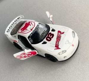 KINSMART DIECAST METAL 1/35 SCALE WHITE & RED DODGE VIPER GTS-R CAR - Picture 1 of 9