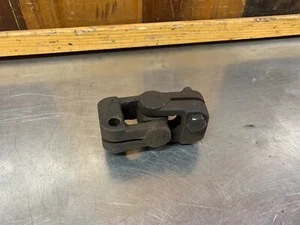 Triumph TR6 • Original Early Steering Link / U-Joint. Used. T8424 - Picture 1 of 6