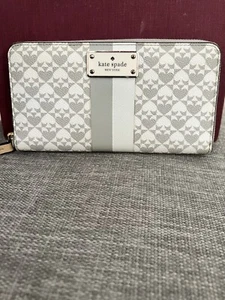Kate spade Wallet - Picture 1 of 8