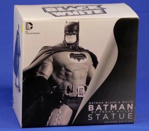 DC COLLECTIBLES BATMAN BLACK & WHITE STATUE BY FRANK MILLER SECOND EDITION - Picture 1 of 6