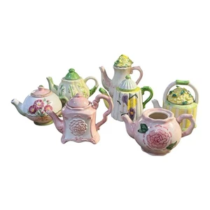 WMG 2007 Miniatur handbemalte Keramik Blumen Teekannen mit Deckel 6er Set - Bild 1 von 6