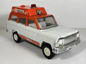 Ambulancia vehículo de rescate Jeep Wagoneer de acero prensado Tonka de colección - Imagen 1 de 10