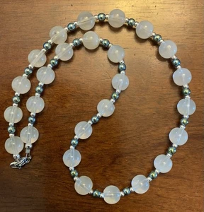 18 Zoll weißes Glas und grüner Hämatit Perlen Halskette - Bild 1 von 3