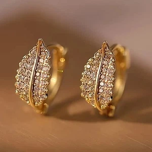 Round Cut Simulated Diamond Women's Huggie Hoop Earrings 14k Yellow Gold Plated - Picture 1 of 5