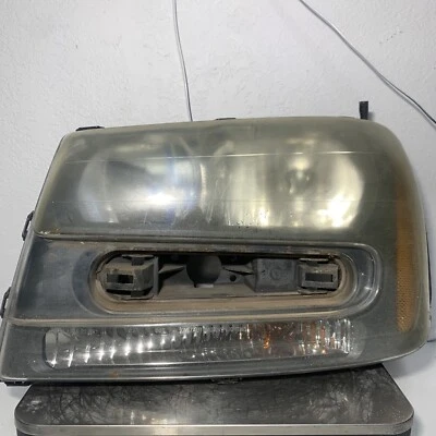Faro izquierdo Chevy Trail Blazer 2002 2003 2004 2005 2006 2007 2008 2009 OEM  Foto 1 de 2