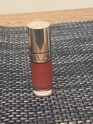 Lápiz labial líquido Clé de Peau Beauté Rouge Foto 1 de 4