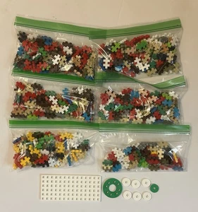 Authentic PLUS PLUS Mini Building Block Lot Of Over 550 Pieces + Accessories - Picture 1 of 2