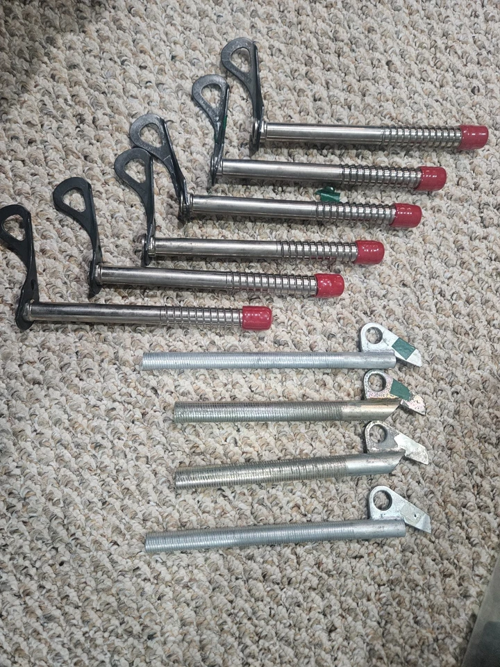 Tornillos de hielo para escalada en hielo - 6 Black Diamond y 4 Lowe Foto 1 de 1