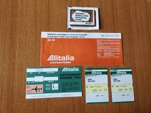 ALITALIA BIGLIETTI VINTAGE OGGETTI VARI LOTTO EPOCA AIRLINES - Foto 1 di 1