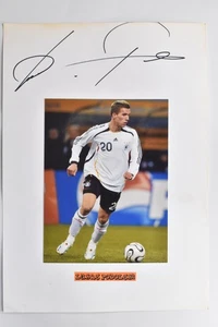 Lukas Pdolski - Fußballnationalmannschaft - original Autogramm - - ca. Din A4cm - Picture 1 of 1