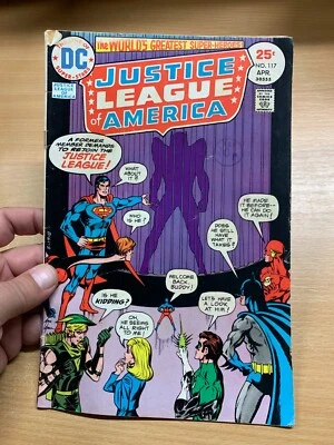 DC COMICS JUSTICE LEAGUE OF AMERICA #117 APR 1975 FN HAWKMAN REJOINS COMIC (LL) - Image 1 of 4
