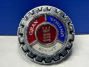 VINTAGE FORD TORINO D3OB-8B348-A GRAN SPORT GRILLE ORNAMENT EMBLEM BADGE A7 - Imagen 1 de 4