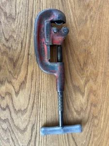 Ridgid Heavy Duty Pipe Cutter No. 201-202 - 1/8" to 2" Wide Roll - Picture 1 of 4