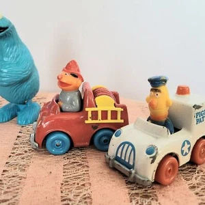 Vintage Sesame Street Die Cast Cars Bert and Ernie 1981 Hasbro MADE IN HONG KONG - Picture 1 of 9