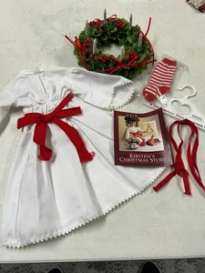 AMERICAN GIRL ANGENEHME GESELLSCHAFT KIRSTEN PUPPE WEIHNACHTSGESCHICHTE SET MIT KRANZ WOW - Bild 1 von 8