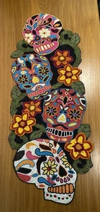 Día de los Muertos Pier 1 Importaciones Corredor de Mesa con Cuentas 13" x 36" - Imagen 1 de 5