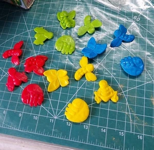Chameleon Crunch Ricambi Mattel, Set di 15 Insetti Assortiti e Manuale - Foto 1 di 7
