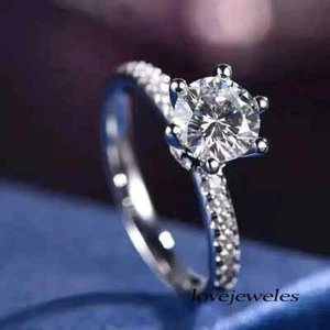 Anillo de boda de compromiso de oro blanco de 14 K de diamantes de corte redondo de 1,55 quilates creado en laboratorio - Imagen 1 de 7