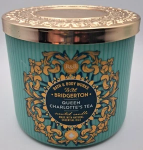 Vela de 3 mechas Bath & Body Works Bridgerton Queen Charlotte's Tea NUEVA - Imagen 1 de 3