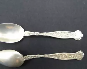 Zwei verzierte 1896 Wittling Dresden Sterlingsilber Teelöffel 53/4 Zoll - Bild 1 von 5