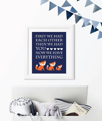 Bebé Niño Bosque Estampado Guardería, Naranja y Azul Marino Zorro Familia Decoración Guardería Foto 1 de 2