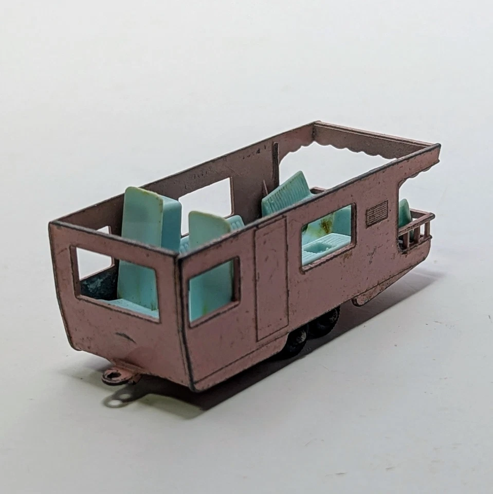 Remolque caravana Matchbox #23 1965 de colección, rosa sin techo blanco ~ para piezas Foto 1 de 4