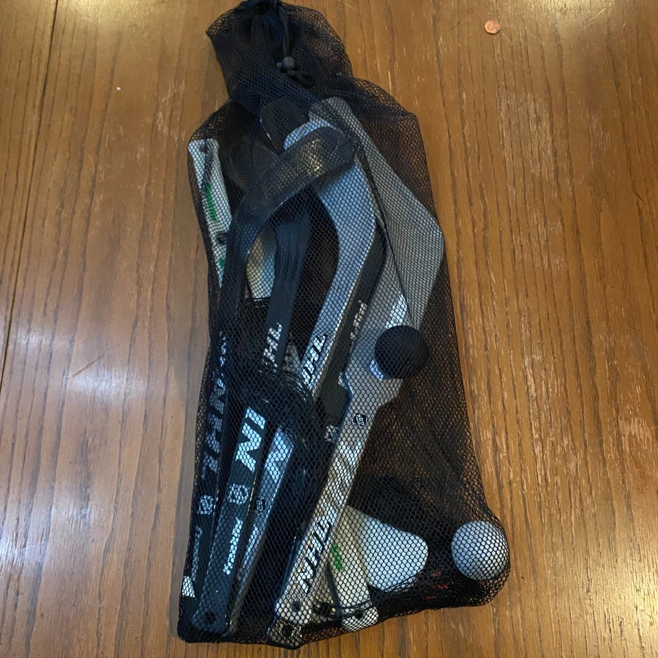 富兰克林 NHL 迷你曲棍球套装 - 8 支杆(2 支守门员),2 个球,1 个网(无框架) — 第 1/4 张图片