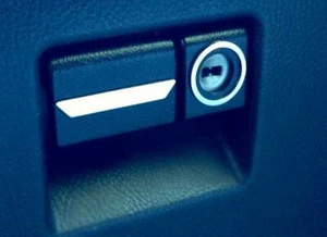 D Lexus I200-I300 Chrom Ring/ Strebe für Handschuhfach - Edelstahl poliert - Picture 1 of 3