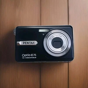 Fotocamera digitale compatta Pentax Optio E75 10,1 megapixel TESTATA nera con batteria zoom 3x - Foto 1 di 15