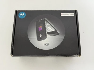 BRAND NEW MOTOROLA V3 RAZR PHONE - UNLOCKED - BLACK - BLUETOOTH - GPRS - Image 1 of 4