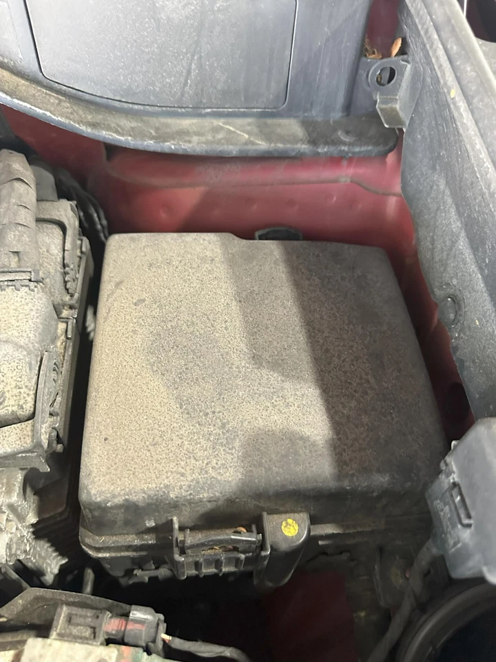 16 HYUNDAI SANTA FE Engine Fuse Box - Image 1 of 1