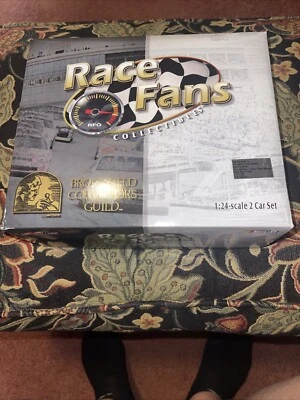 Dale Earnhardt Jr #8 Looney Tunes & Kerry Earnhardt #12 Janiking /looney Tunes - Изображение 1 из 3