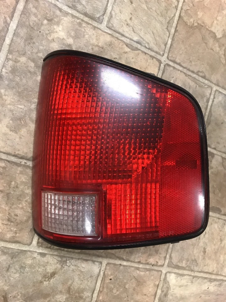 Luz trasera derecha camioneta Chevrolet S10 1994-1997 1998 1999 2000 2001 2002 2003 Foto 1 de 1