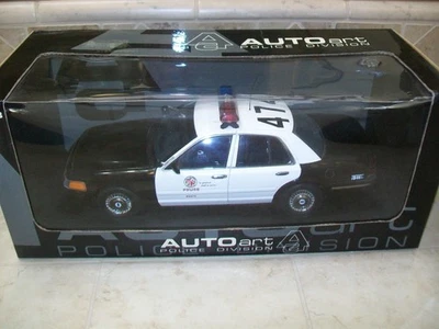 Auto Art LAPD Crown Victoria coche de policía 1/18 Foto 1 de 4