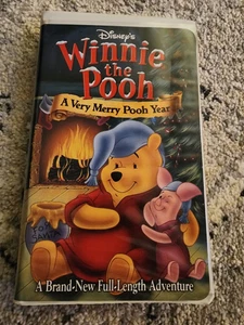 Disney's Winnie the Pooh A Very Merry Pooh Year VHS Clamshell with inserts - Picture 1 of 8