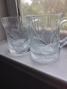 Vintage Set of 2 Arcoroc Canterbury Mugs - Picture 1 of 8