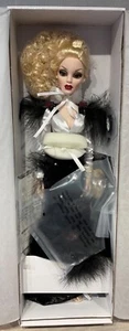 Tonner Parnilla Loves Hats doll NRFB 2015 Guilty Pleasures Evangeline Ghastly - Picture 1 of 11